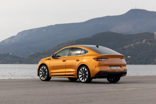 68_ENYAQ_COUPE_iV_Phoenix_Orange-1920x1281