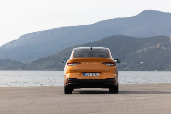 69_ENYAQ_COUPE_iV_Phoenix_Orange-1920x1281