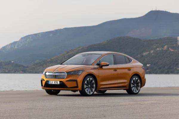71_ENYAQ_COUPE_iV_Phoenix_Orange-1920x1281